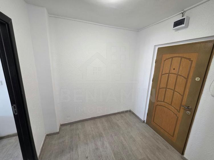 Apartament cu 2 camere semidecomandat în Brazda lui Novac
