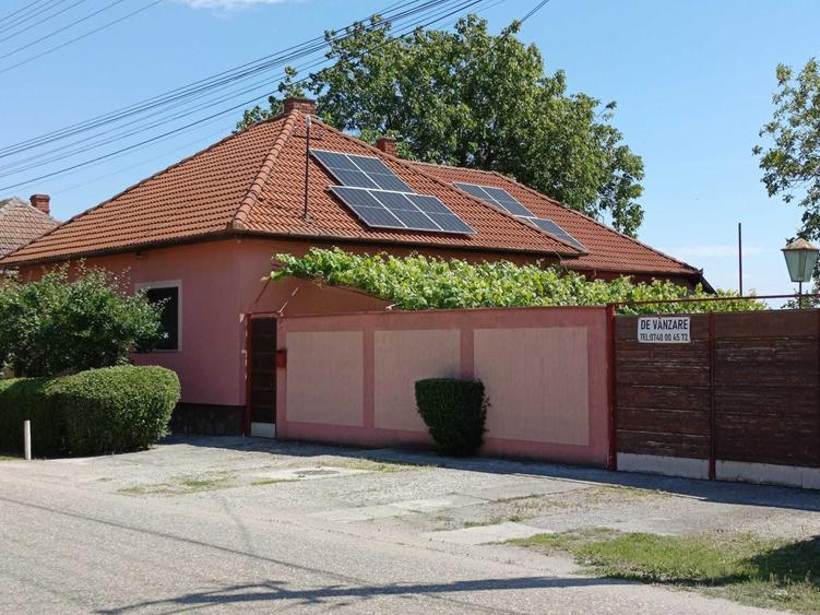 Casă cu 4 camere cu Teren 697 Mp în Vladimirescu