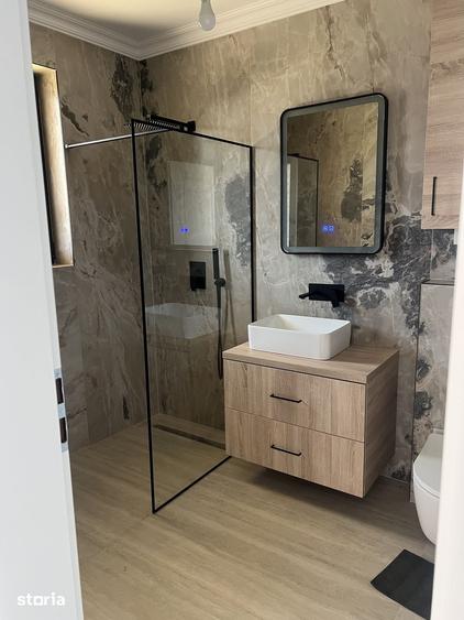 Casă cu 4 camere cu Teren 605 Mp în Moșnița Nouă