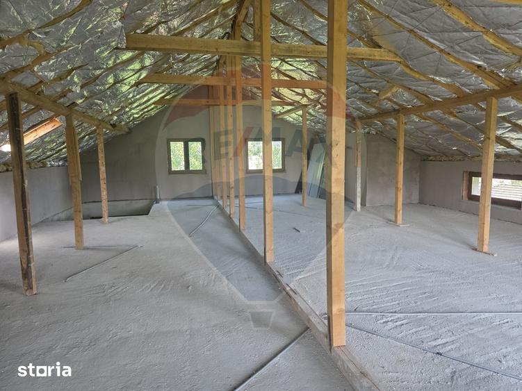 Casă cu 6 camere cu Teren 1562 Mp în Snagov
