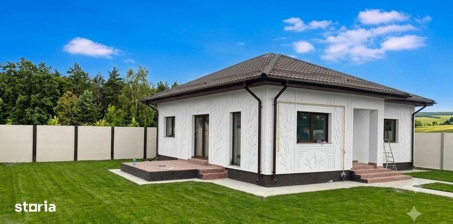 Casă cu 4 camere în Domnești