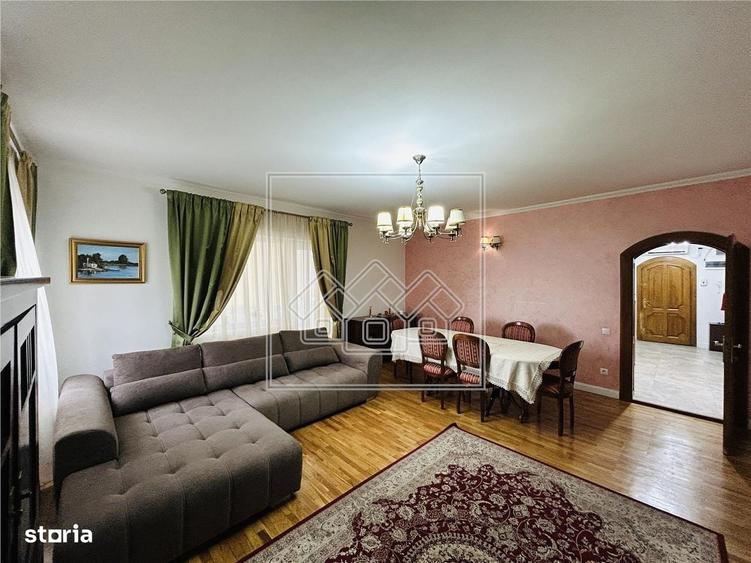 Apartament cu 4 camere în Sub Arini