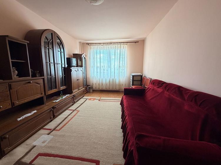 Apartament cu 3 camere în Crângași