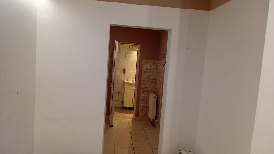 Spațiu comercial, de 80 mp, în Central