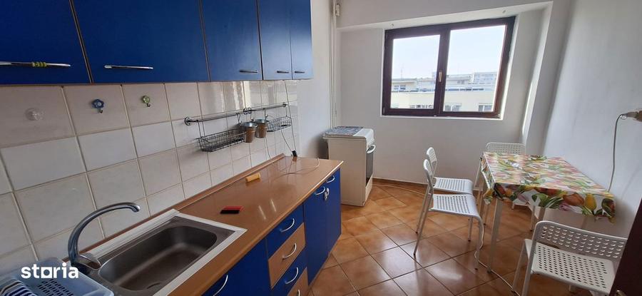 Apartament cu 3 camere, mobilat în Titan