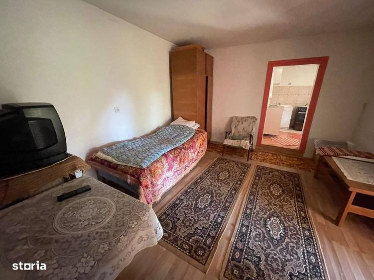 Casă cu 4 camere cu Teren 1080 Mp în Central