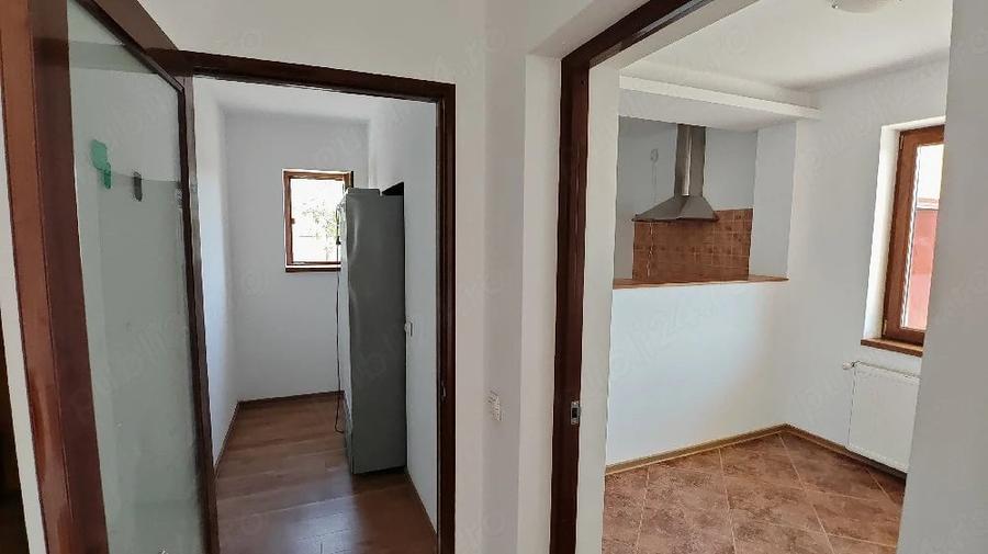 Casă cu 5 camere cu Teren 800 Mp în Central