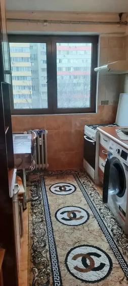 Apartament cu 2 camere semidecomandat în Bucur Obor