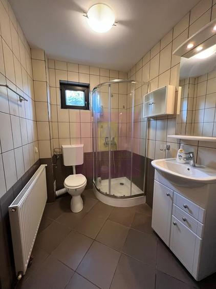 Casă cu 6 camere în Central