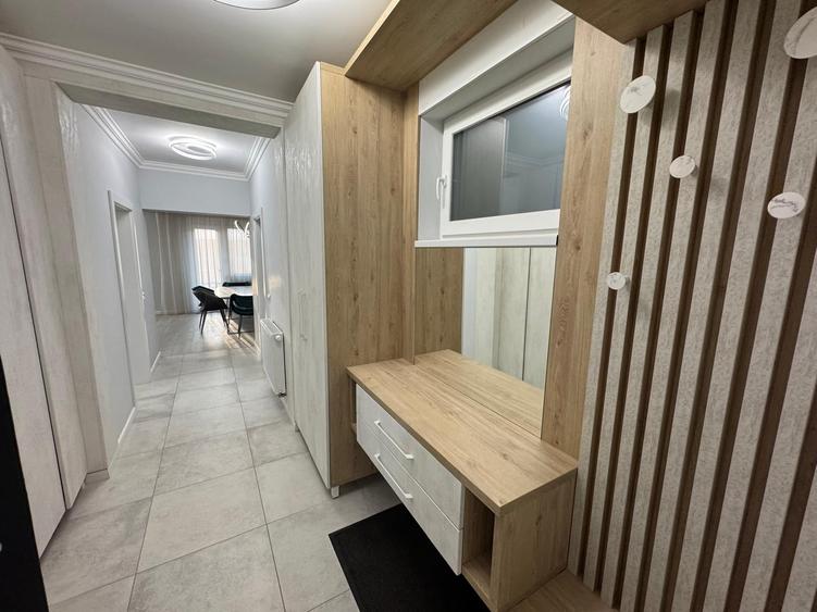 Apartament cu 3 camere decomandat în Braytim