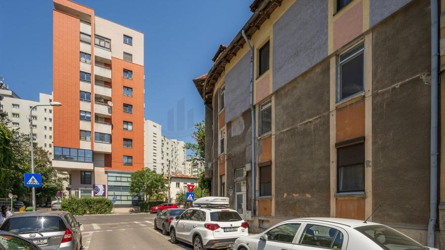Apartament cu 3 camere decomandat, mobilat în Titulescu