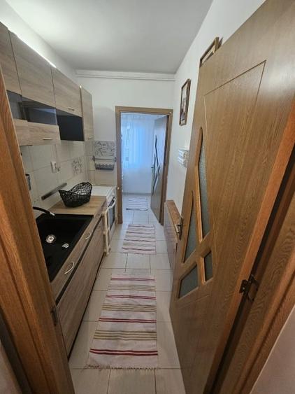 Garsonieră decomandată, mobilată în Tei
