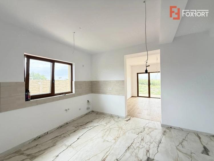Casă cu 4 camere cu Teren 272 Mp în Săcălaz