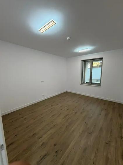 Apartament cu 3 camere semidecomandat în Armeneasca