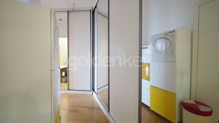 Apartament cu 4 camere semidecomandat, mobilat în Herăstrău