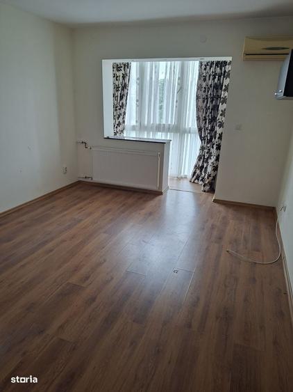 Apartament cu 3 camere decomandat în Vest