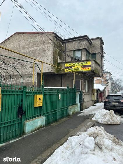 Casă cu 4 camere cu Teren 160 Mp în Școlilor