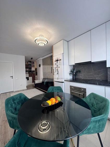 Apartament cu 3 camere semidecomandat, mobilat în Dâmbul Rotund