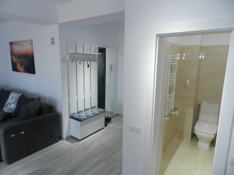 Apartament cu 2 camere decomandat în Exterior Vest