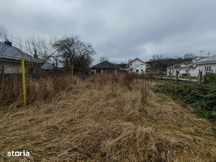 Teren de 3000 mp, în Măgura