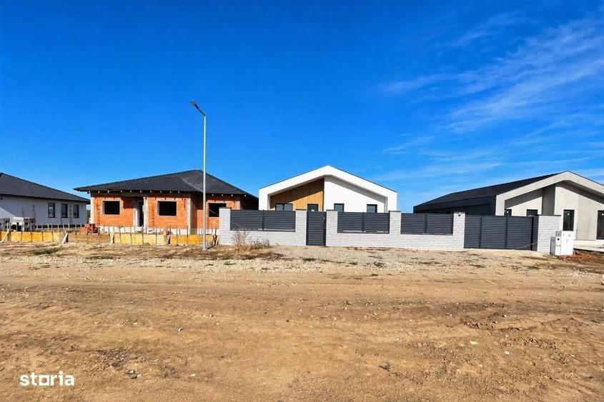 Casă cu 4 camere în Sântandrei