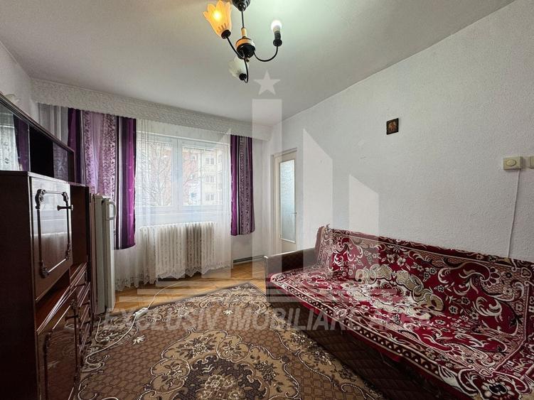 Apartament cu 2 camere semidecomandat, mobilat în Cetate
