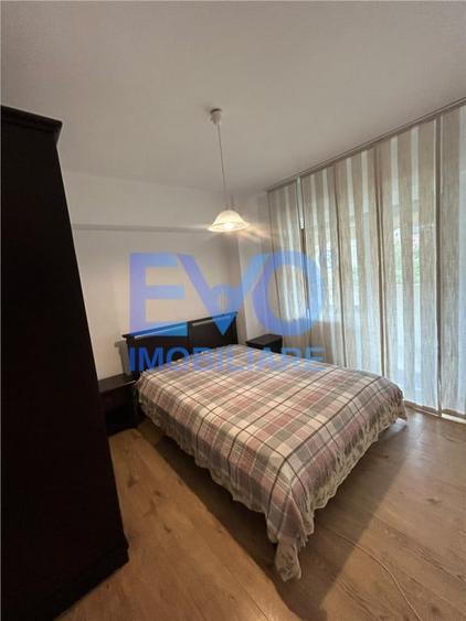 Apartament cu 4 camere decomandat în Păcurari