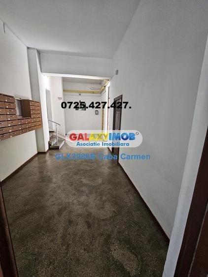 Apartament cu 3 camere decomandat în Republicii