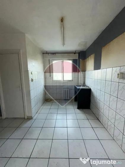 Apartament cu 3 camere decomandat în Rogerius