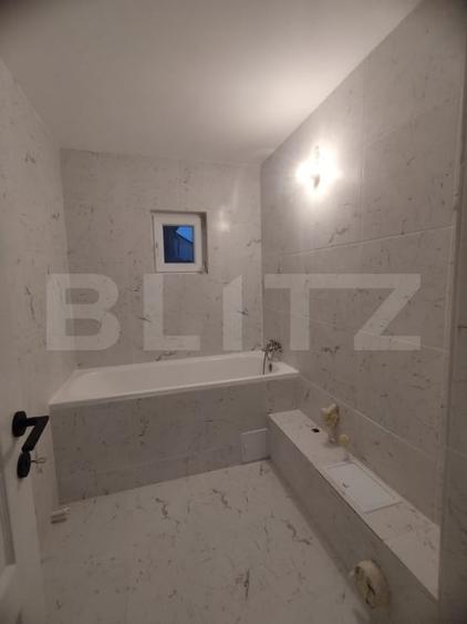 Apartament cu 3 camere decomandat în Tomești