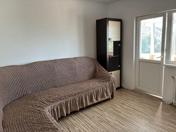 Apartament cu 2 camere decomandat în Lehnești