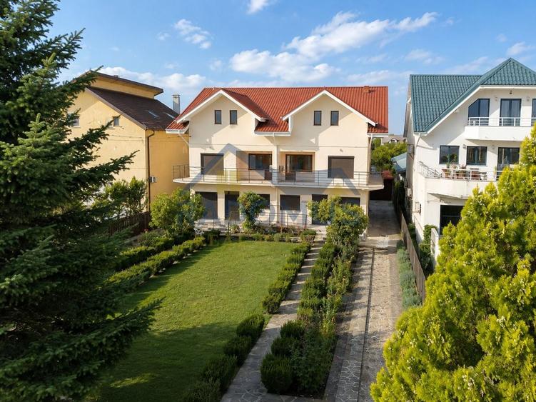 Casă individuală cu 8 camere cu Canalizare în Albert
