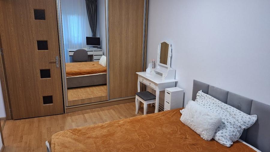 Apartament cu 4 camere decomandat, mobilat în Complex Studențesc