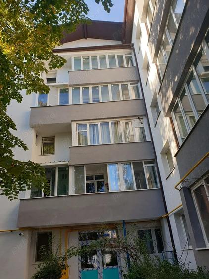 Apartament cu 3 camere decomandat în Decebal