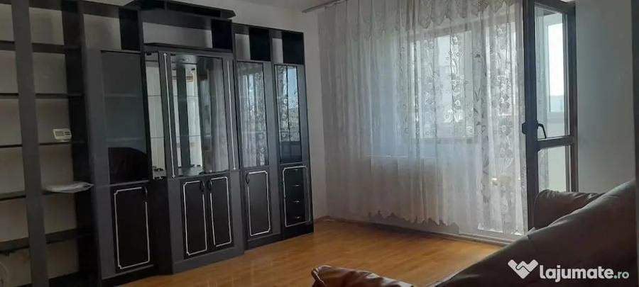 Apartament cu 2 camere decomandat în Micro 20