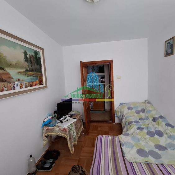 Apartament cu 4 camere decomandat, mobilat în Est