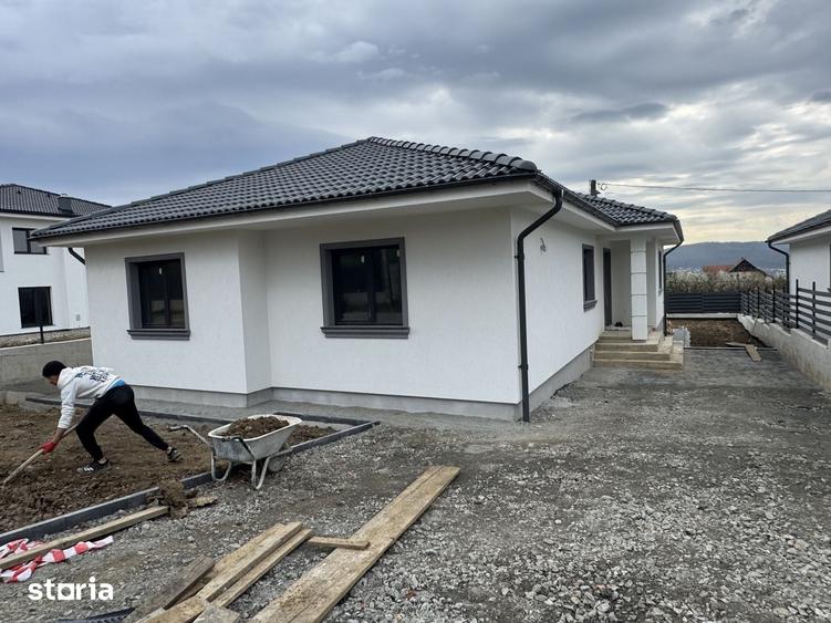 Casă cu 3 camere cu Teren 420 Mp în Central