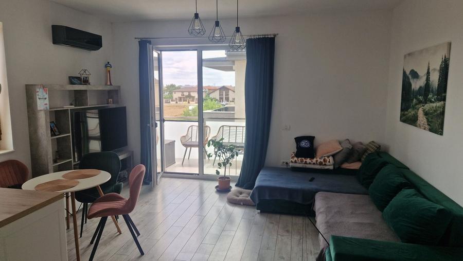 Apartament cu 2 camere semidecomandat în Dumbrăvița