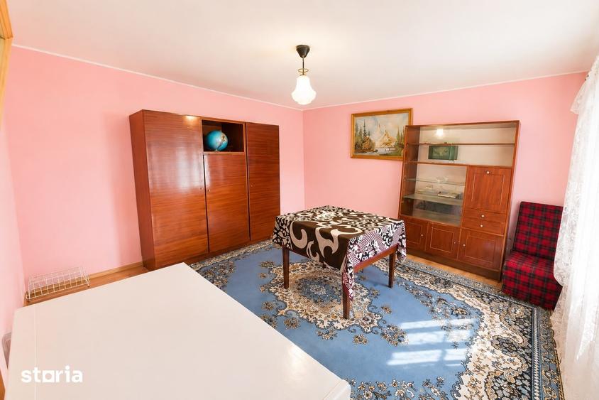 Casă cu 3 camere cu Teren 4300 Mp în Podu Roș