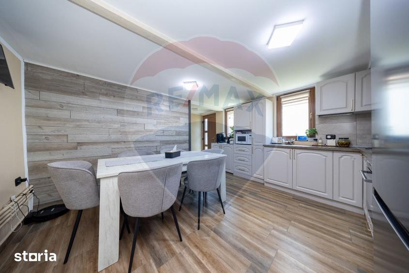 Casă cu 4 camere cu Teren 560 Mp în Central