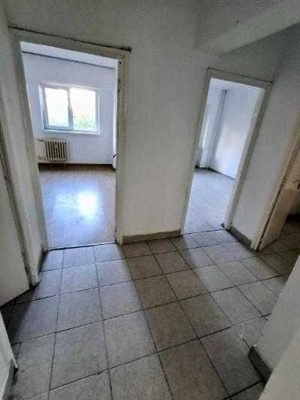 Apartament cu 3 camere decomandat în Popoveni
