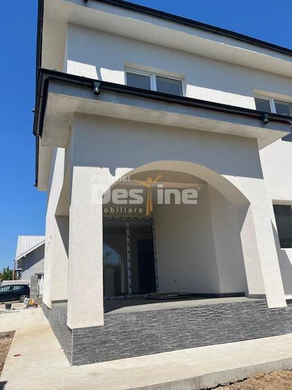 Duplex cu 4 camere cu Canalizare în Măgurele