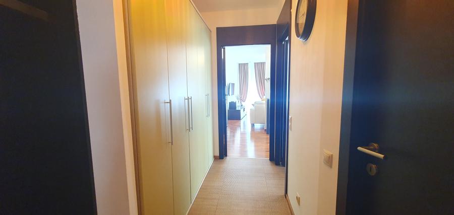 Apartament cu 3 camere decomandat, mobilat în Iancu Nicolae