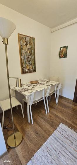 Apartament cu 4 camere decomandat în Răcădău