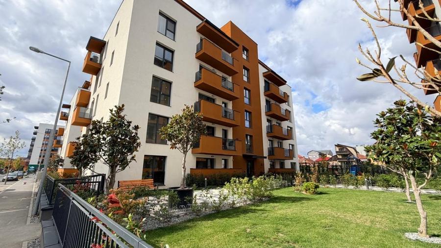 Apartament cu 3 camere semidecomandat în Între Lacuri