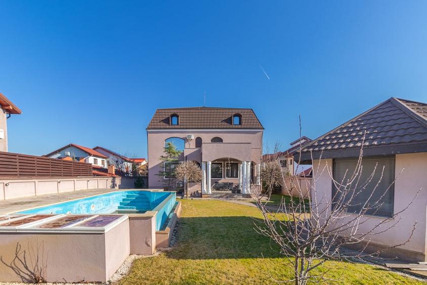 Casă individuală cu 11 camere cu Piscina în Central
