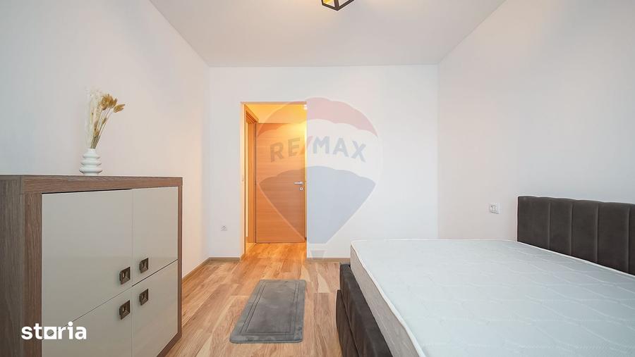 Apartament cu 3 camere în Tractorul