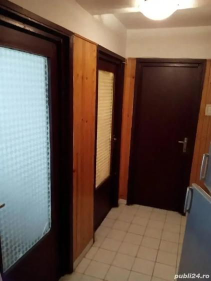 Apartament cu 2 camere decomandat în Ștei