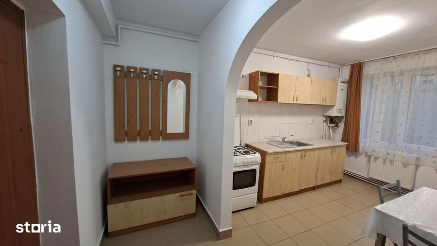 Apartament cu 2 camere decomandat, mobilat în 7 Noiembrie