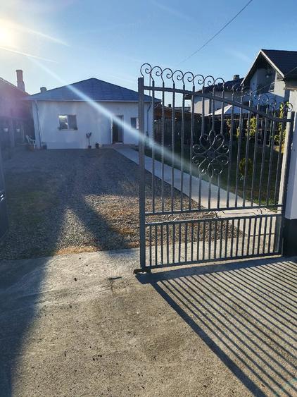 Casă cu 2 camere cu Teren 555 Mp în Perșinari